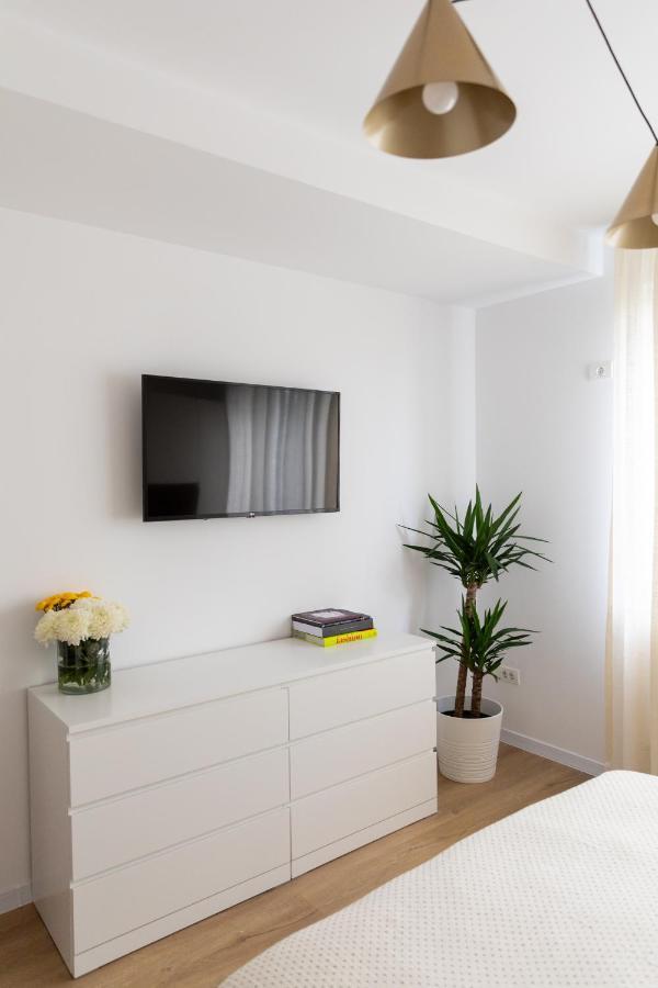 Studio 8 I One Bedroom Apartment I Airport I Therme 奥托佩尼 外观 照片