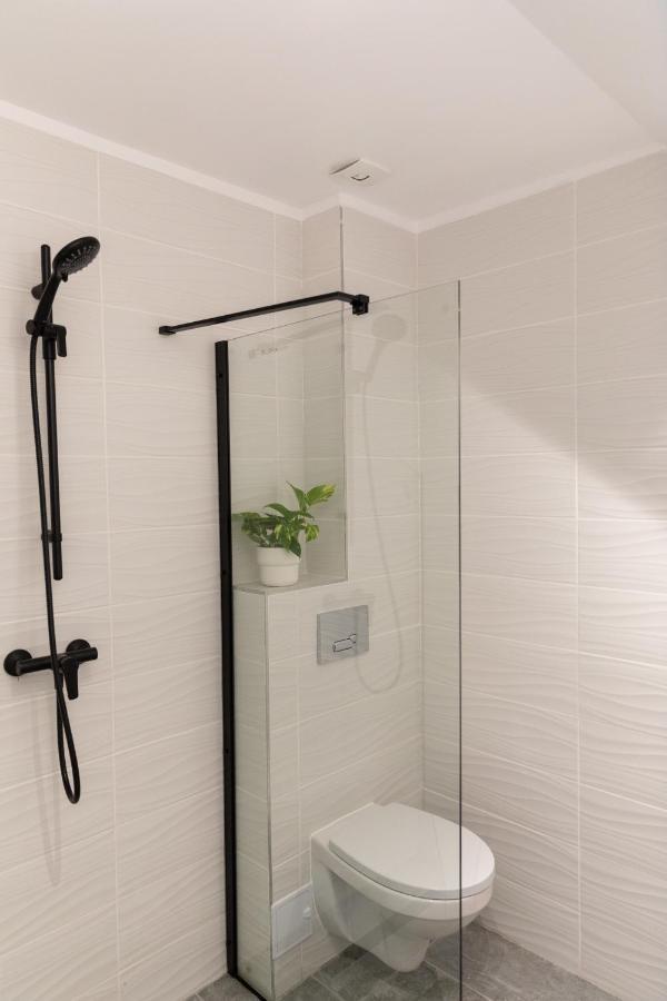 Studio 8 I One Bedroom Apartment I Airport I Therme 奥托佩尼 外观 照片