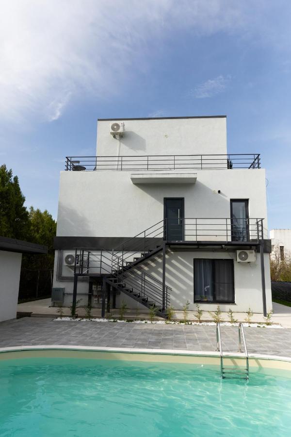 Studio 8 I One Bedroom Apartment I Airport I Therme 奥托佩尼 外观 照片