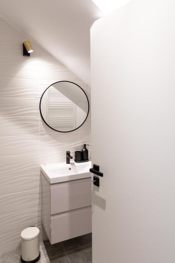 Studio 8 I One Bedroom Apartment I Airport I Therme 奥托佩尼 外观 照片