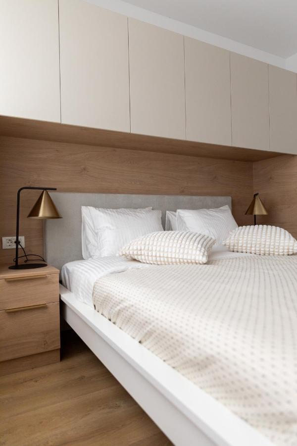 Studio 8 I One Bedroom Apartment I Airport I Therme 奥托佩尼 外观 照片